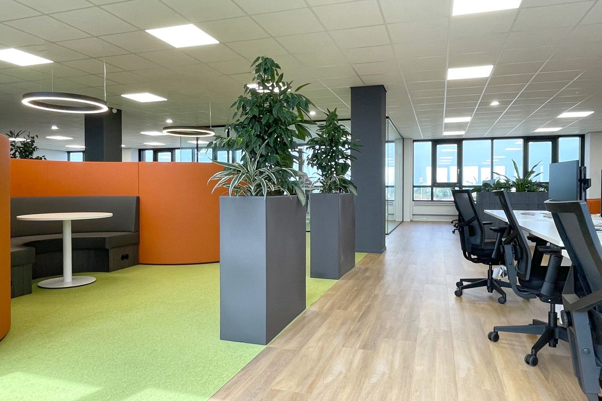Ontwerp van de kantoortuin voor de kantoorinrichting in Utrecht 